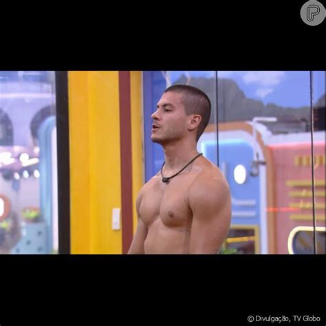 Arthur Aguiar foi o campeão do BBB22 com 68 96 dos votos Purepeople