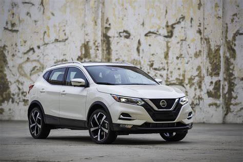 2020 Nissan Rogue Sport More Safety Features Higher Prices Automoto