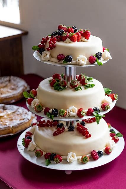 Wann sollte die hochzeitstorte bestellt werden? Die richtige Hochzeitstorte - Traumzeit - Hochzeit am Bodensee