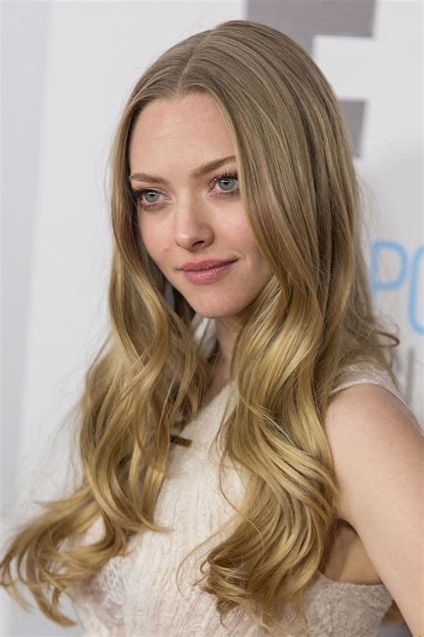 Amanda Seyfried Looked Beautiful In White Anne Hugh And More Party