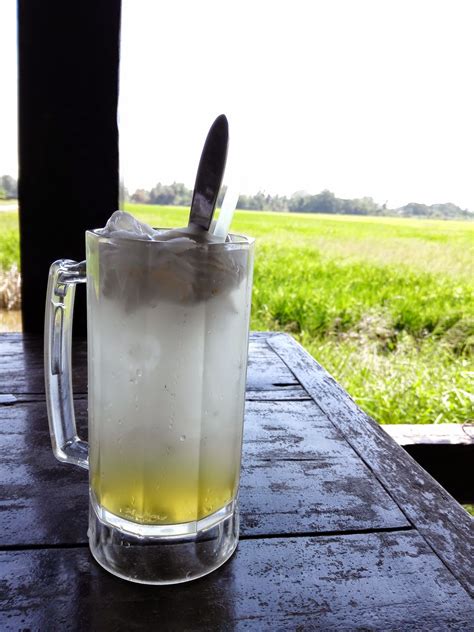 Berita baik buat anda yang berada di shah alam, anda wajib cuba nasi kedai yang terletak di seksyen 7, shah alam ini bukan sahaja menjual nasi ayam tetapi juga hidangan lain seperti nasi itik panggang, mee. Nasi Lemak Yang Sedap Di Shah Alam - Soalan 43