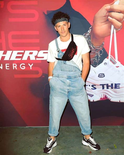 Check spelling or type a new query. What to Wear to a 90s Party - Outfit Ideas