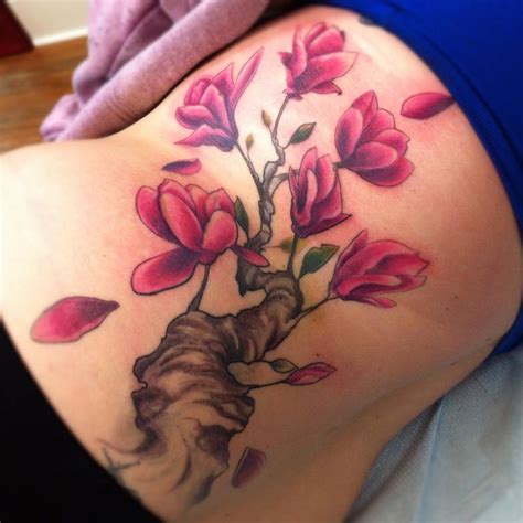 This magnolia tattoo is perfect for girls. Magnolia by Jayme Goodwin : Tattoos