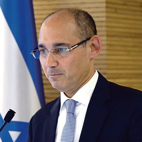 רכבת ישראל היא מפעילת מערך הרכבות הכבדות הלאומי. כך יצמח המשק: בלי לימודים ביום ו', מס גודש ופחות הטבות לתעשייה
