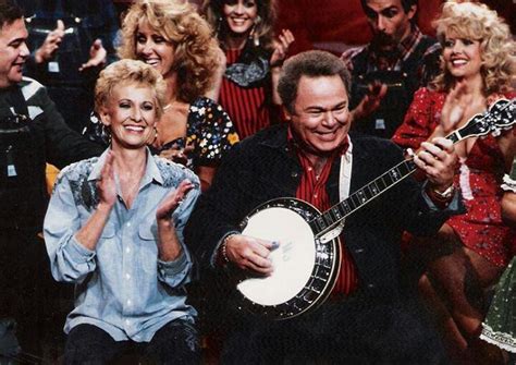 Tammy Wynette With The Hee Haw Gang Linda Thompson Roy Clark