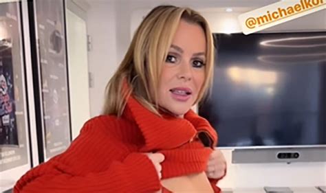 amanda holden suffers wardrobe malfunction as she flashes fans while hot sex picture