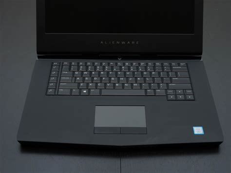 Alienware 15 Gtx 1070 Gaming Laptop Review Toms Hardware Toms