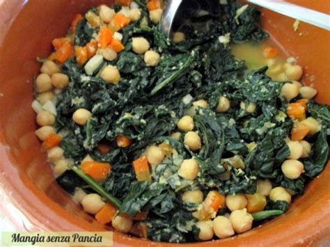 Maybe you would like to learn more about one of these? Zuppa di cavolo nero e ceci | Mangia senza Pancia