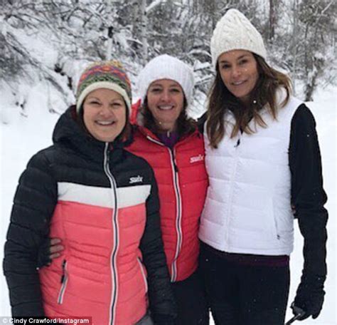Cindy Crawford Towers Above Her Sisters In Instagram Pic Daily Mail