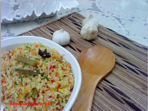 Di antara resepi nasi yang ada di sini ialah nasi arab, nasi beriani, nasi hujan panas ,nasi lemak dan juga. kayumaniskorner563: Nasi Hujan Panas