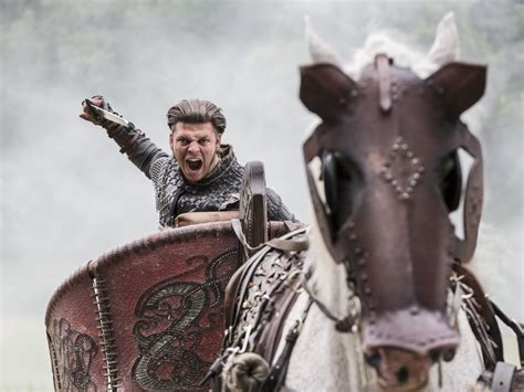 Bacaklarını kullanamadığını yine i̇ngiliz kaynaklarından biliyoruz. 'Vikings' star Andersen shows Ivar's softer side | TV Show ...