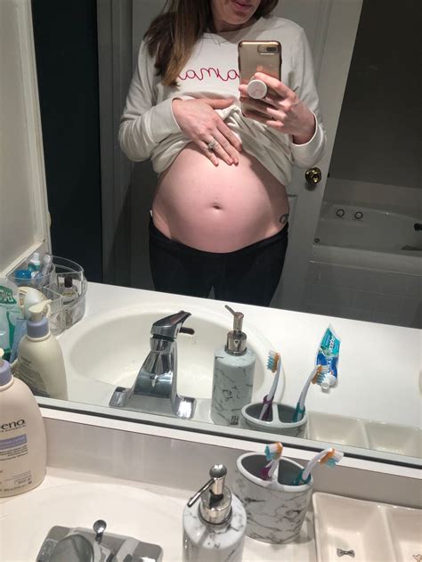 Weeks Pregnant Belly Button Hasn T Popped Pregnantbelly