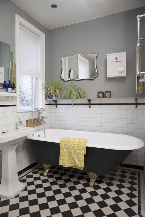 Some of the bathroom's aspects that were popular during the era were clawfoot tubs and plumbing. 20 Cool Black Bathtub With Gothic Influence | HomeMydesign