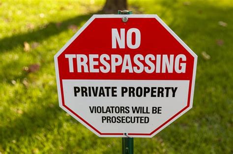 How To Properly Display No Trespassing Signs Hunker
