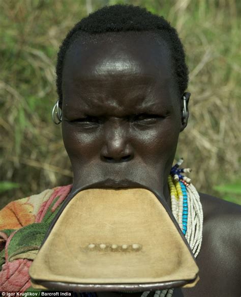 Incredible Images Capture The Ethiopian Suri Tribe Whose Girls Have Lip