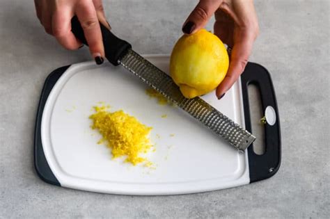 How To Zest A Lemon Without A Zester : How To Zest Lemons Without A