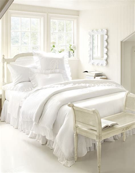25 All White Bedroom Collection For Your Inspiration