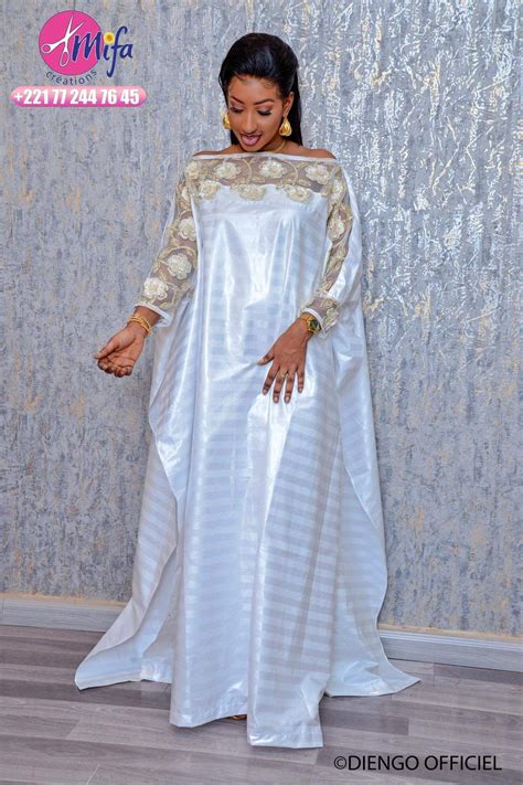 Lors de ses défilés, la styliste camerounaise thérèse ngann valorise le bazin avec le tissu pagne et la soie tergal en alliant les cultures locales à l'universalité des matières. Model Bazin 2019 Femme : 3 Pieces Set 2019 Fashion African ...