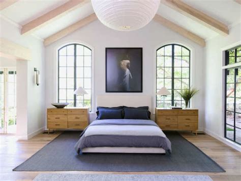 I fell into the rabbit hole of all the white walls on pinterest and my research shows that bm dove wing is a pretty safe bet, even in northern climates. Dove Wing 960 Paint