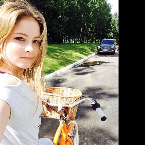 Julia Lipnitskayaさんsunnylipnitskaya Instagram写真と動画 Mariah Bell
