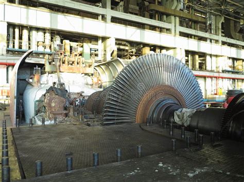 Turbina A Vapore Smontata Nel Corso Della Riparazione Del Generatore Nella Centrale Elettrica