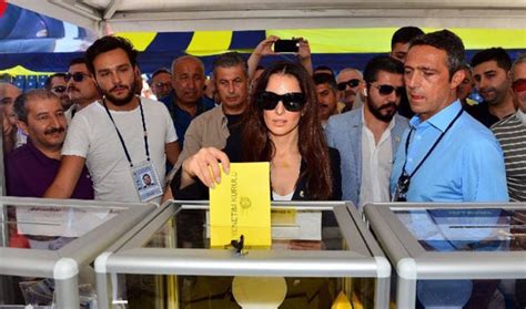 Aile, vehbi koç'un kurduğu türkiye'nin en büyük şirketi olan koç holding'in yönetimindedir. Ali Koç'un eşinin adı ne | Nereli | Instagram hesabı var ...