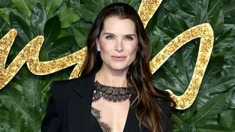 Brooke Shields Sues Cosmetics Co And Major Retailers Over Brooke S