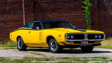 440ci Banana 1971 Dodge Charger Rt With Factory Sunroof Was Made To