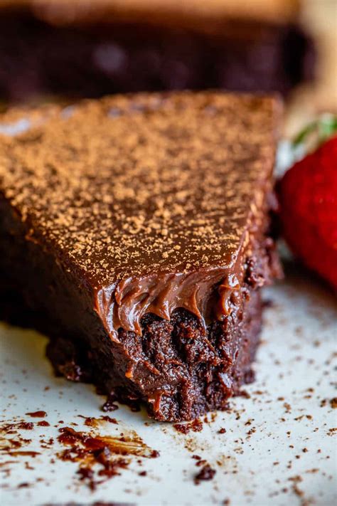 Easy Flourless Chocolate Cake With Ganache The Food Charlatan