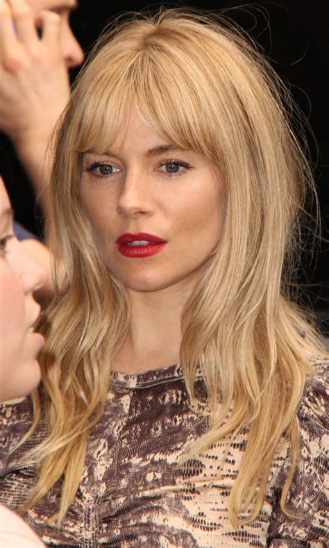 Sienna Millers Gorgeous Fringe At The Theatre World Awards Sienna Miller Hair Hair Styles