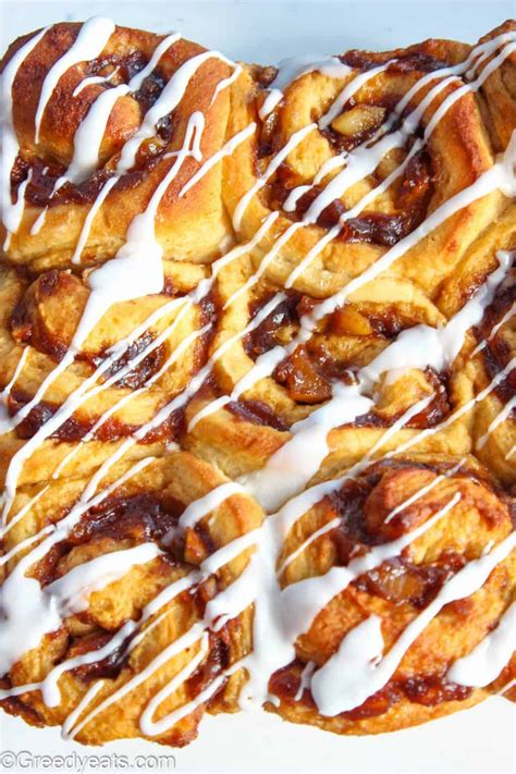 Apple Cinnamon Rolls Recipe With Easy Vanilla Glaze Greedy Eats