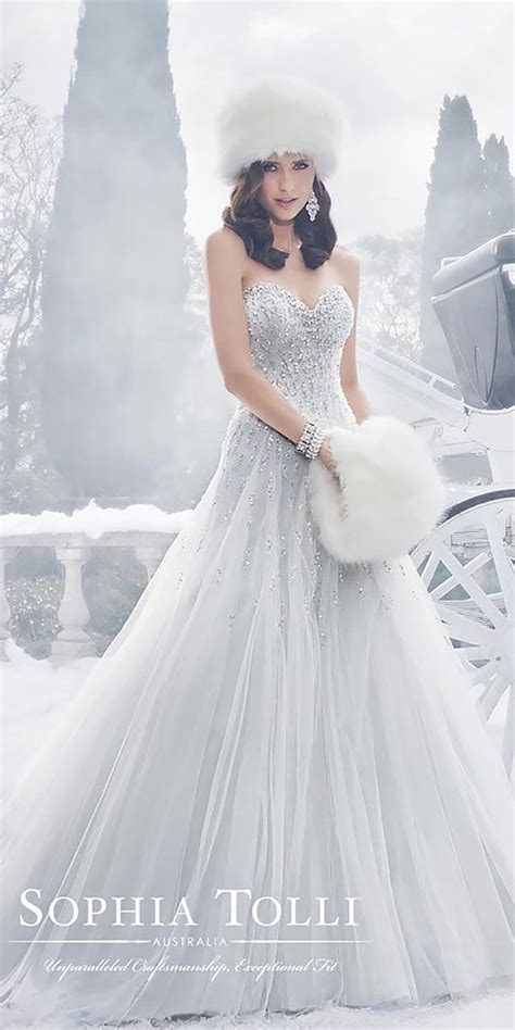 Winter Wedding Dresses And Outfits 24 Chic Ideas You Should See Winter