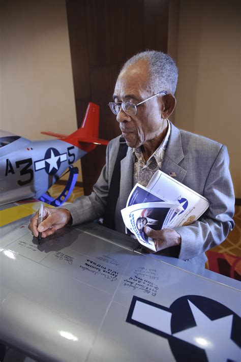 Tuskegee Airmen Inc Honor Memory Of Lonely Eagles At Convention