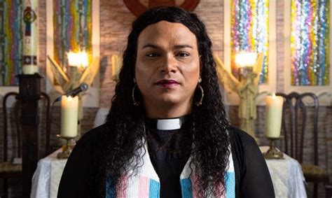 Alexya Salvador Mujer Trans Líder Religiosa Y Mamá De Niñas Trans