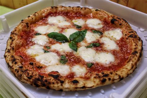 Pizza Napoletana Fatta In Casa Ricetta Ricetta Tiramisu
