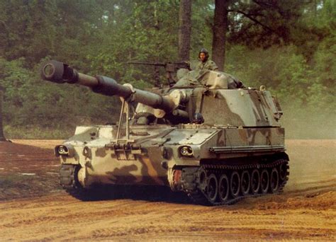 M109 155mm Caliber Howitzer Artillery Army Ground Combat Systems