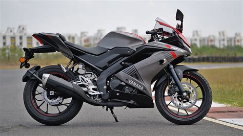 Yamaha Yzf R15 V3 2018 Price Mileage Reviews Specification