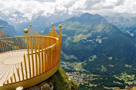 Aussichtsplattform Auf Ausblick Standpunkt In Den Alpenbergen