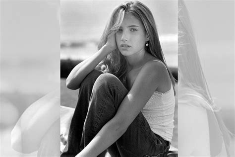 20 Celebrities Who Posed For Abercrombie And Fitch Before They Were