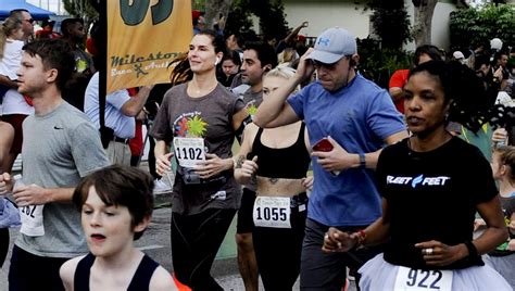 Society Insider Brooke Shields Runs Palm Beach Race Soon After Knee