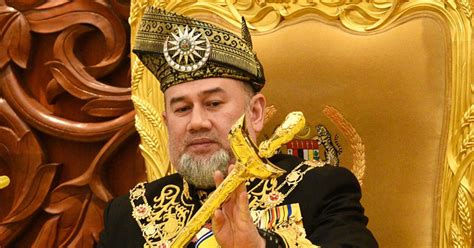 The national palace informs that his majesty has resigned as the 15th king effective january 6, a statement from the palace said on. Sultan Muhammad V Has Resigned As The Yang di-Pertuan Agong
