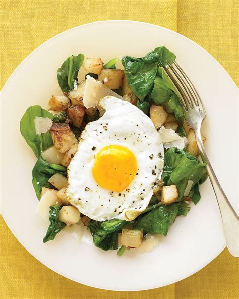 Warm Spinach Salad With Fried Egg And Potatoes Martha Stewart Living