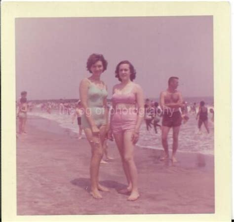 Found Photograph Color A Day At The Beach Original Snapshot Vintage Jd 110 11 G Ebay