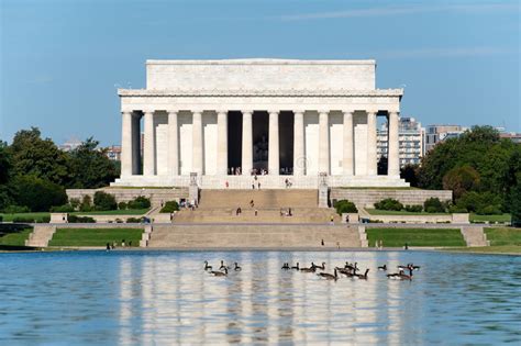 The Lincoln Memorial And The Reflecting Pool In Washington Stock Photo
