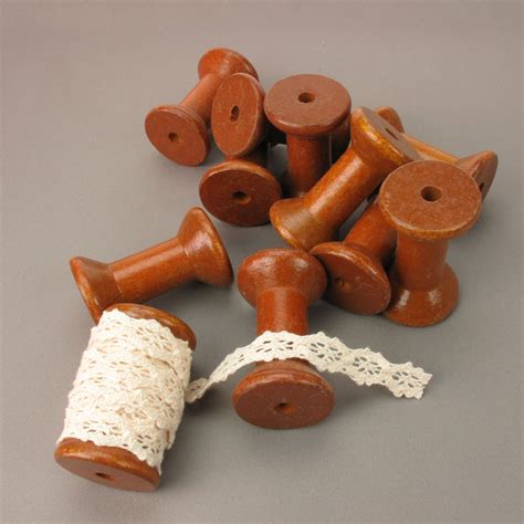 1 10 Pretty Vintage Wooden Spools Bobbins Perfect With Lace