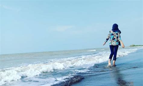 10 Gambar Pantai Cirewang Subang, Harga Tiket Masuk, Jalan ...