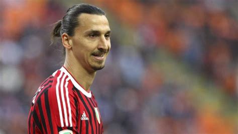 That works out at around $138,000 a week or $600,000 a month and while it is a reduction on his salary at manchester united. Zlatan Ibrahimovic Net Worth 2020 - How Much is He Worth ...