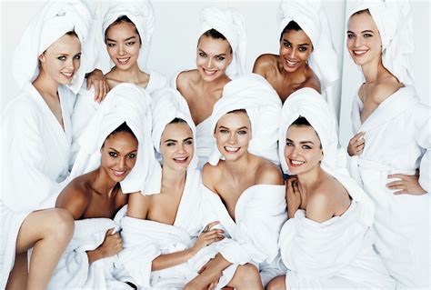 mario testino s towel series supermodels behind the scenes vogue