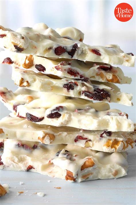 So whether you are looking for desserts for a crowd of 50 or a crowd of 10, we hope you will find an arsenal of recipes to feed a crowd with little effort. 60 Easy Christmas Desserts for a Crowd | Christmas desserts easy, Christmas food desserts ...