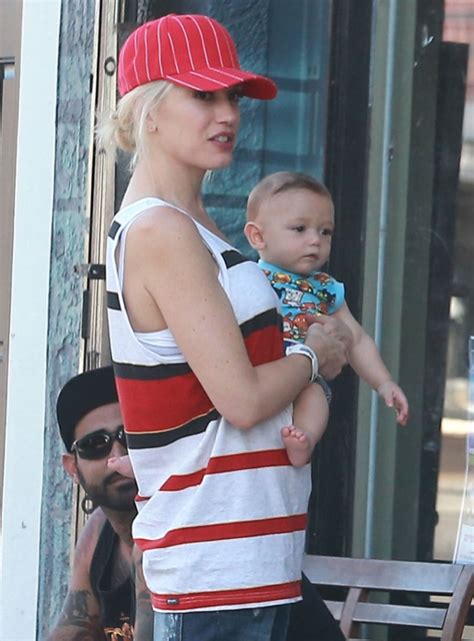 Gwen Stefani Catches Dinner With Her Boys Celeb Baby Laundry
